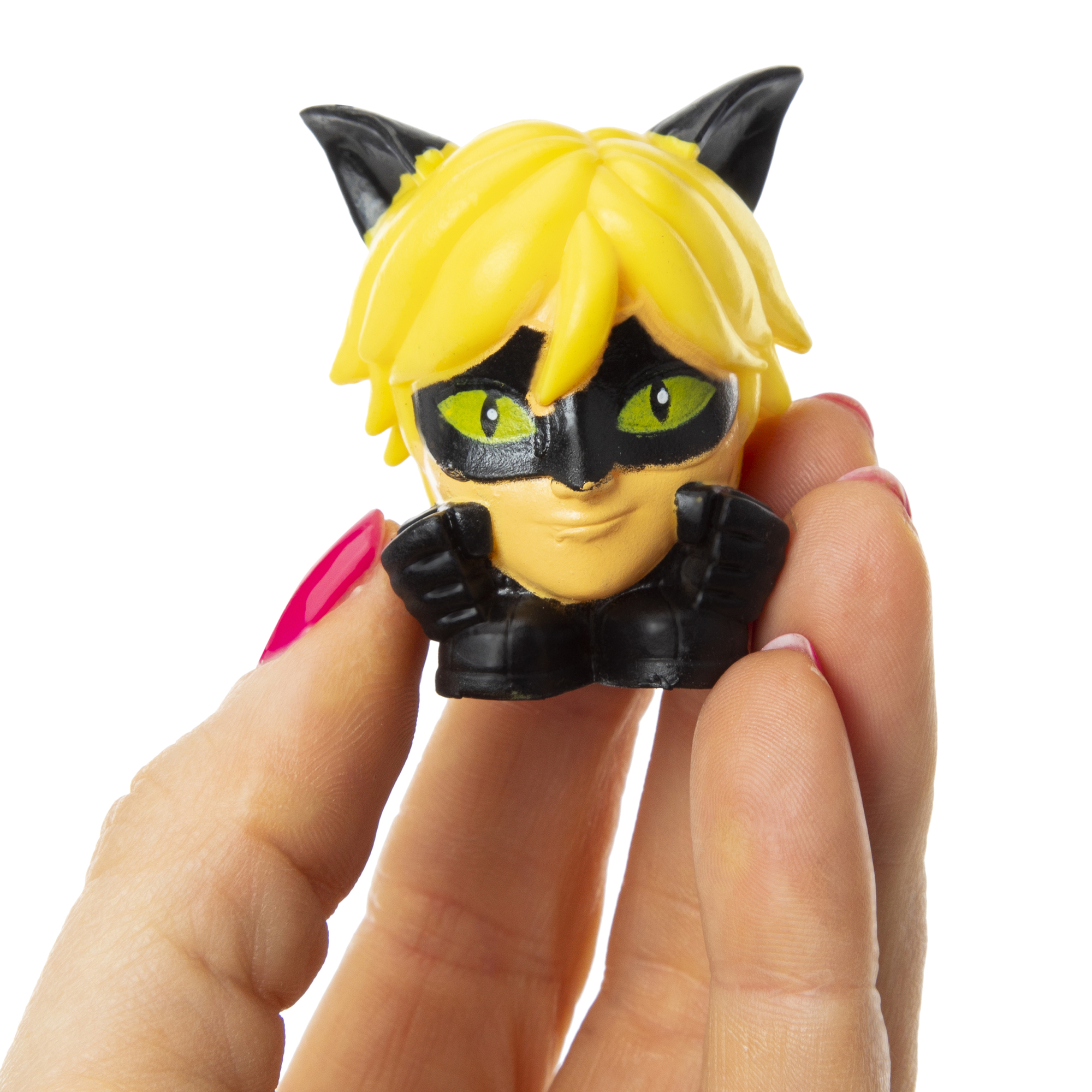 miraculous: tales of ladybug & cat noir™ mash'ems® blind bag ball