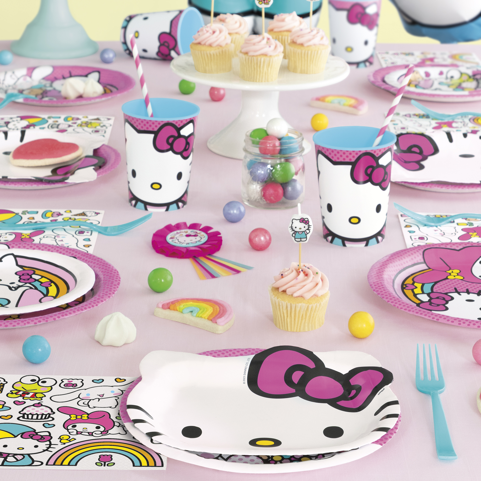 7in Hello Kitty And Friends® Paper Plates 8-Count