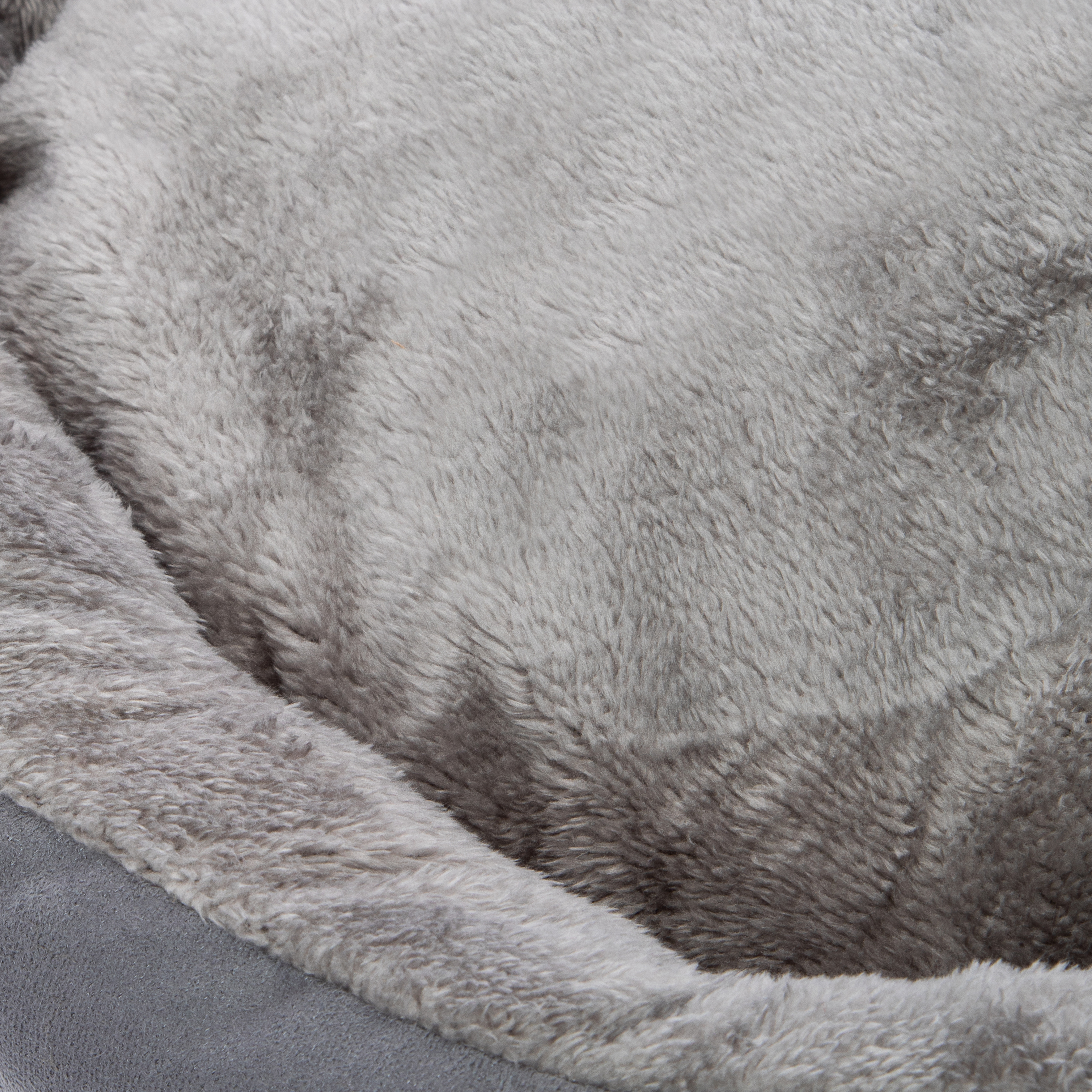 Round Plush Pet Bed 22in